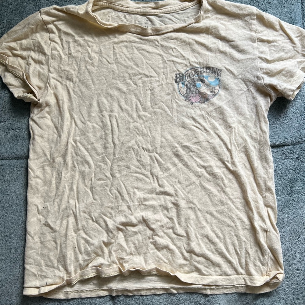 Yellow billibong t shirt